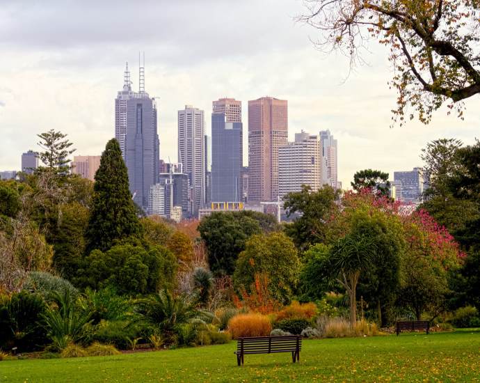Skyline et parc à Melbourne