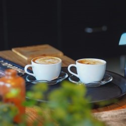 Prendre un café dans l'un des quartier underground de la ville