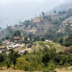 Vue aérienne d'un village dans la vallée de Katmandou
