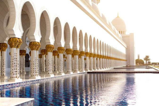Allée de la Grande mosquée Cheikh Zayed de jour, Abu Dhabi