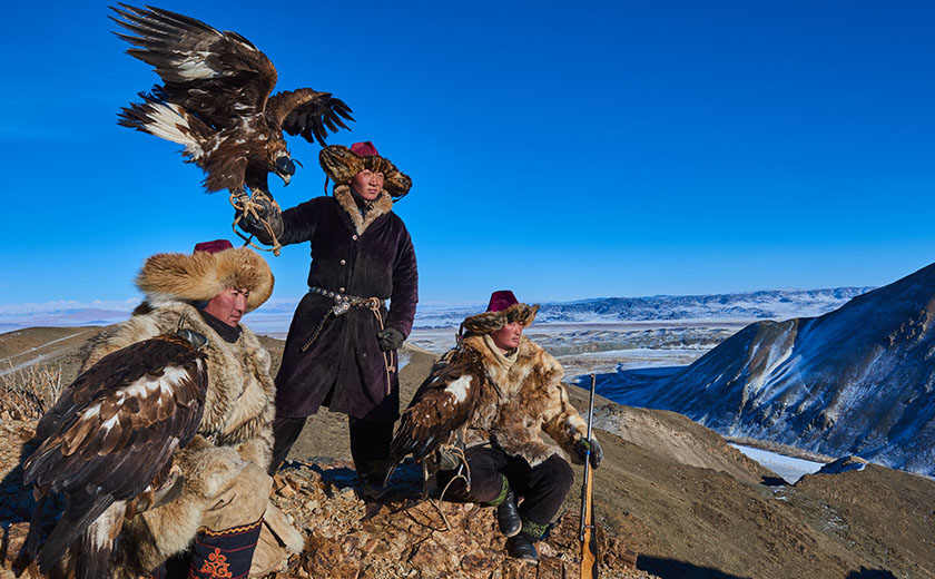 Nomades chassant à l'aigle en Mongolie