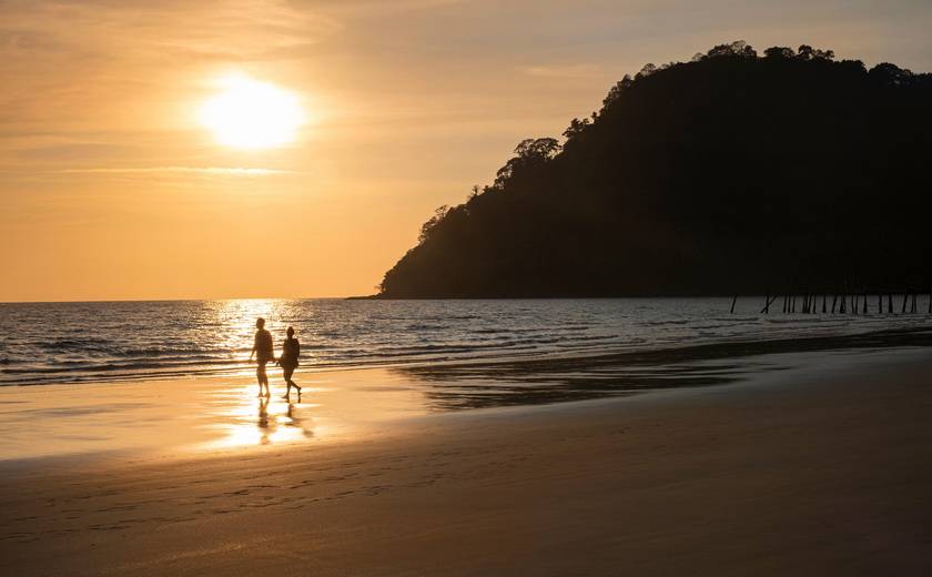 Slow travel, Coucher de soleil sur une plage en Thaïlande